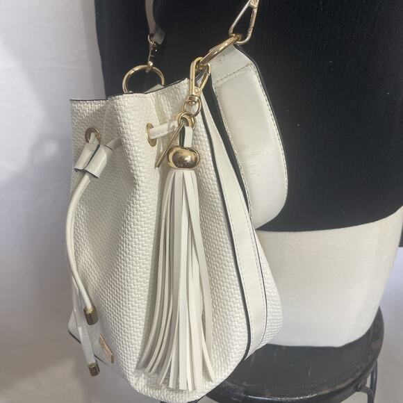 Aldo White W/Gold Woven Drawstring Bucket Bag Cross Body Convertible Top Handle - Picture 4 of 16
